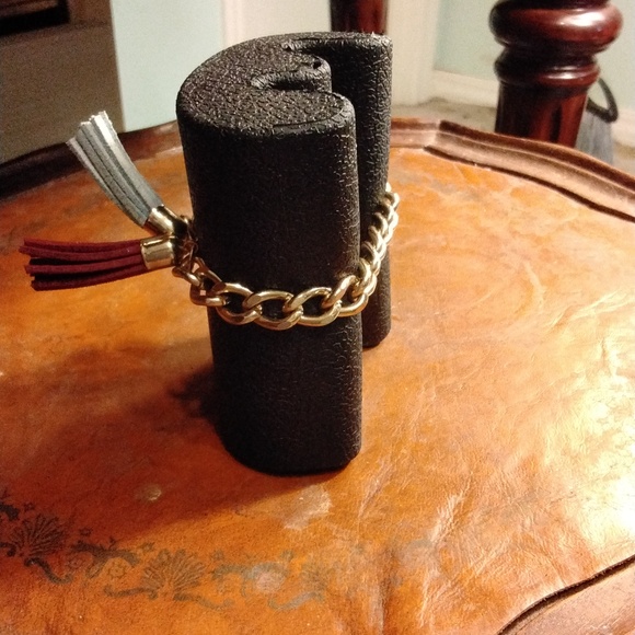 Women's VINTAGE 8"  Gold Tone 1/4" wide Bracelet with Red & Blue Leather Twirls - Picture 2 of 3